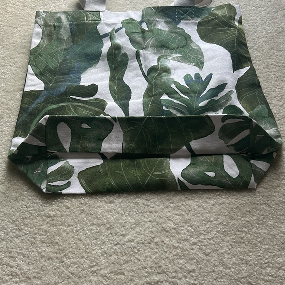 Tommy Bahama Tropical Tote Bag - Picture 11 of 11